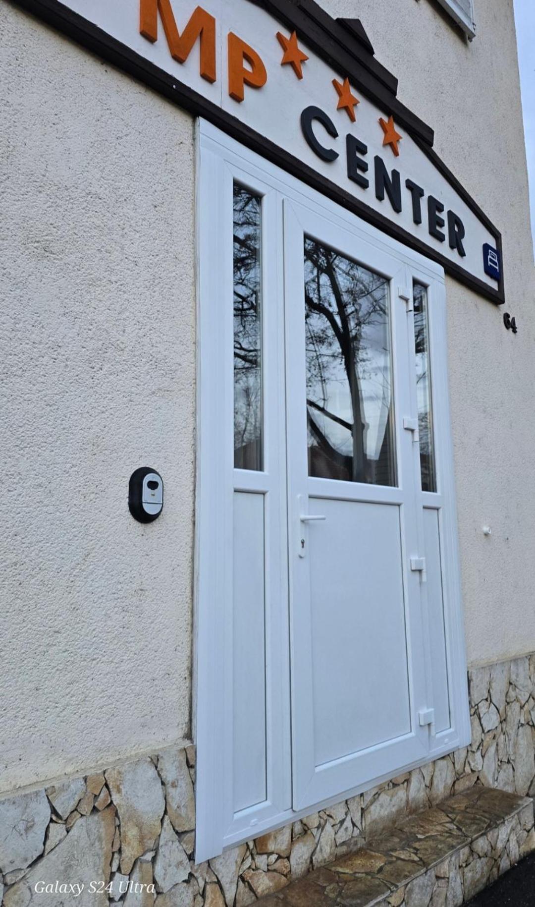 Mp Center Maganszallas Мисколк Екстериор снимка